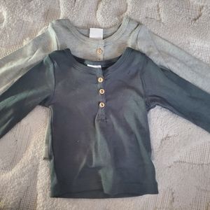 2 newborn long sleeve shirts